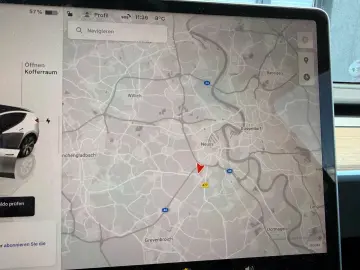 TESLA Model Y   Long Range AWD   NEU TüV    SOH 93%