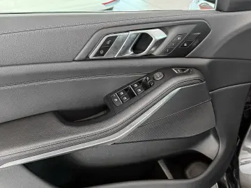 BMW X5 xDrive40i M SPORTPAKET AHK ACC HUD STANDHEIZU