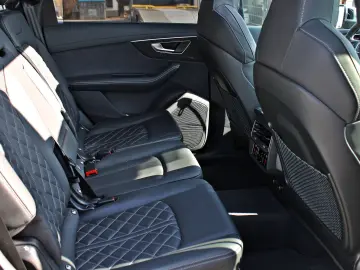 AUDI SQ7 4.0 TFSI quattro ABT (Standhzg 360  AHK ACC)