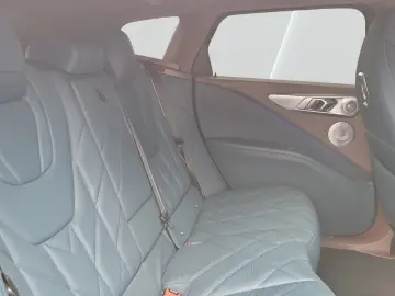 BMW XM HUD Soft-Close Bowers&Wilkins 360 23