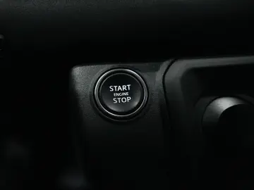 LAND ROVER Defender 130 X-Dynamic SE 8-SITZE MATRIX MERDIAN