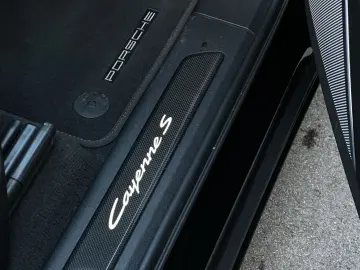 PORSCHE Cayenne S E-Hybrid Coupé Burmester SHZ V H Sitzb