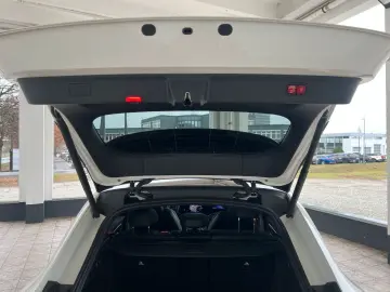 MERCEDES-BENZ EQE 43 AMG 4M SUV