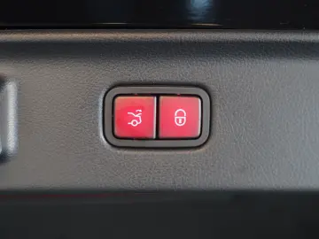 MERCEDES-BENZ S 63 AMG E Performance