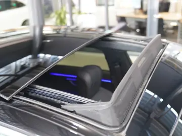 MERCEDES-BENZ S 63 AMG E Performance