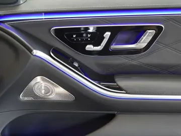 MERCEDES-BENZ S 63 AMG E Performance