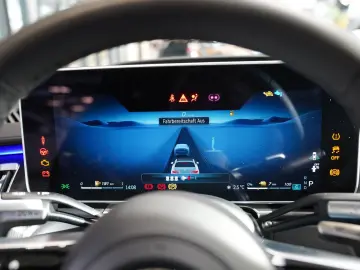 MERCEDES-BENZ S 63 AMG E Performance