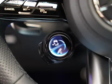 MERCEDES-BENZ S 63 AMG E Performance