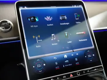 MERCEDES-BENZ S 63 AMG E Performance