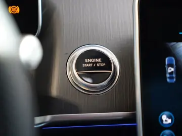 MERCEDES-BENZ S 63 AMG E Performance