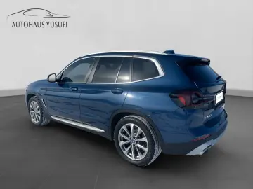 BMW X3 xDrive 30e Panoram AHK Laserlicht