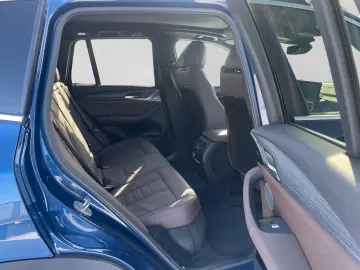 BMW X3 xDrive 30e Panoram AHK Laserlicht