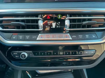 BMW X3 xDrive 30e Panoram AHK Laserlicht