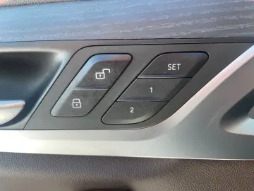 BMW X3 xDrive 30e Panoram AHK Laserlicht