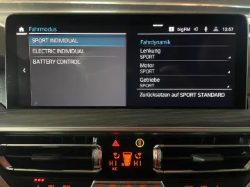 BMW X3 xDrive 30e Panoram AHK Laserlicht