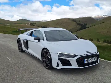 Audi R8 Coupe V10 Performance RWD 570HP GT Carbon Wing