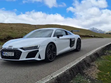 Audi R8 Coupe V10 Performance RWD 570HP GT Carbon Wing