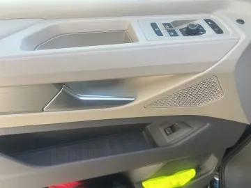 VW T7 Multivan 2.0 TDI DSG LANG