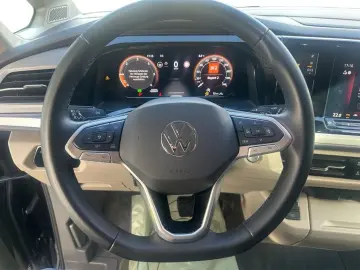 VW T7 Multivan 2.0 TDI DSG LANG