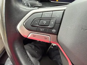 VW T7 Multivan Aut. Life Long 6Sitz AhkAccKamera