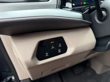 VW T7 Multivan Aut. Life Long 6Sitz AhkAccKamera