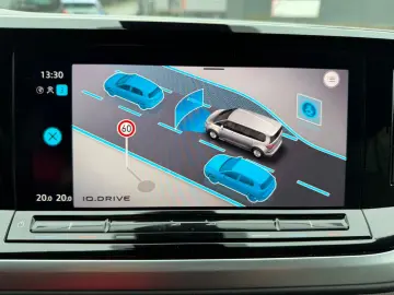 VW T7 Multivan Aut. Life Long 6Sitz AhkAccKamera