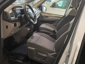 VW T7 Multivan Kamera PDC LED DSG  vis-a-vis  Alu