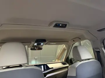 VW T7 Multivan 2.0 TDI DSG AHK KAMERA NAVI 6-locuri