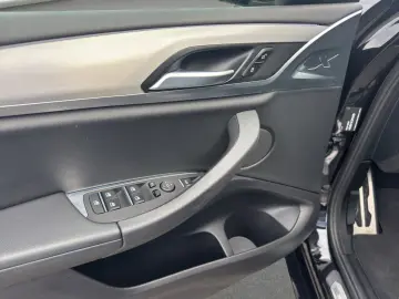 BMW X4 xDrive20d (M-Sport Navi LED AHK 360 )