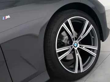 BMW 320i Touring M Sport Shadow HUD ACC RFK AHK 19