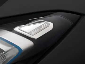 BMW 320i Touring M Sport Shadow HUD ACC RFK AHK 19