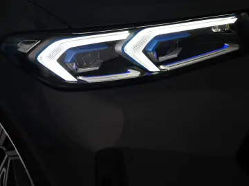 BMW 320i Touring M Sport Shadow HUD ACC RFK AHK 19