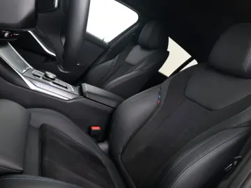 BMW 320i Touring M Sport Shadow HUD ACC RFK AHK 19