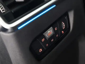 BMW 320i Touring M Sport Shadow HUD ACC RFK AHK 19