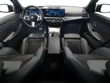 BMW 320i Touring M Sport Shadow HUD ACC RFK AHK 19