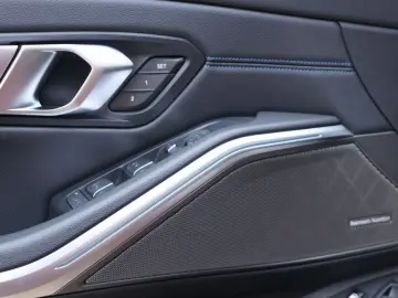 BMW 330e Lim. M Sport Individual LASER H&K SDACH 19