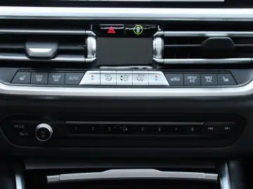 BMW 330e Lim. M Sport Individual LASER H&K SDACH 19