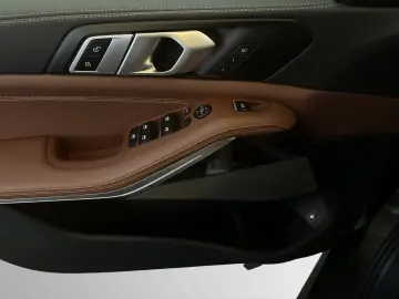 BMW X5 xDrive50e M Sport AHK Pano Head-Up H K