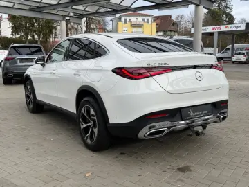 MERCEDES-BENZ GLC 300 e 4M Coupé AVANTGARDE DISTRO AHK 360