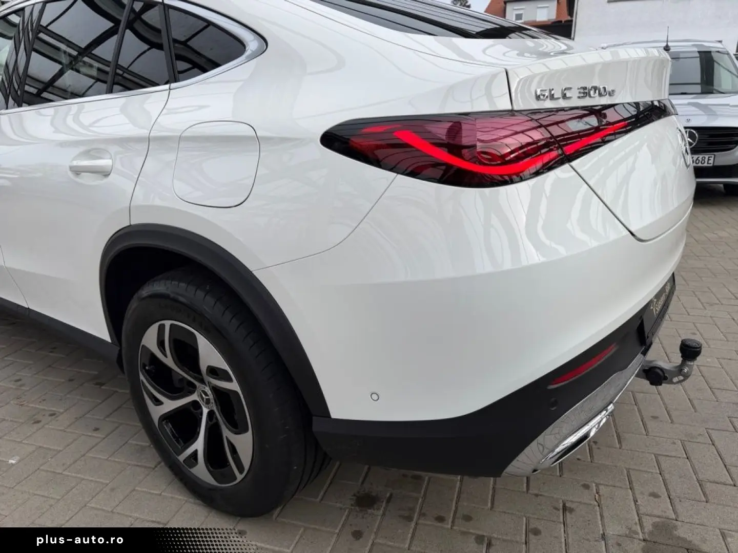 MERCEDES-BENZ GLC 300 e 4M Coupé AVANTGARDE DISTRO AHK 360