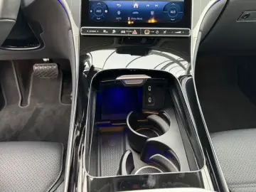 MERCEDES-BENZ GLC 300 e 4M Coupé AVANTGARDE DISTRO AHK 360