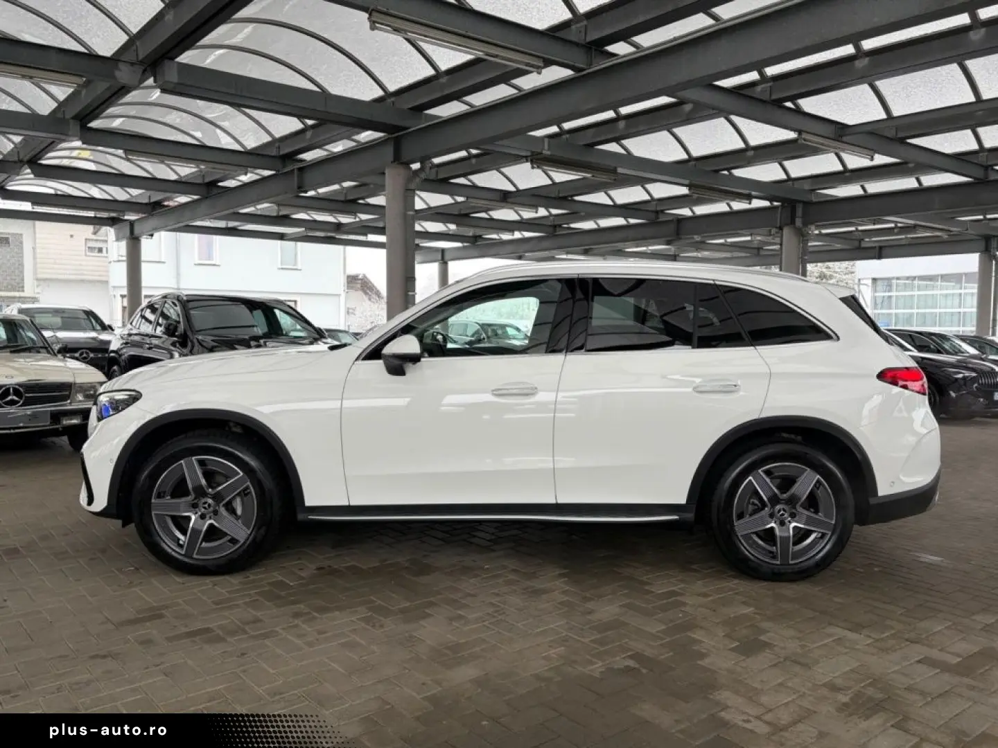 MERCEDES-BENZ GLC 300 d 4M AMG-PREMIUM PANO AHK MEMORY 360