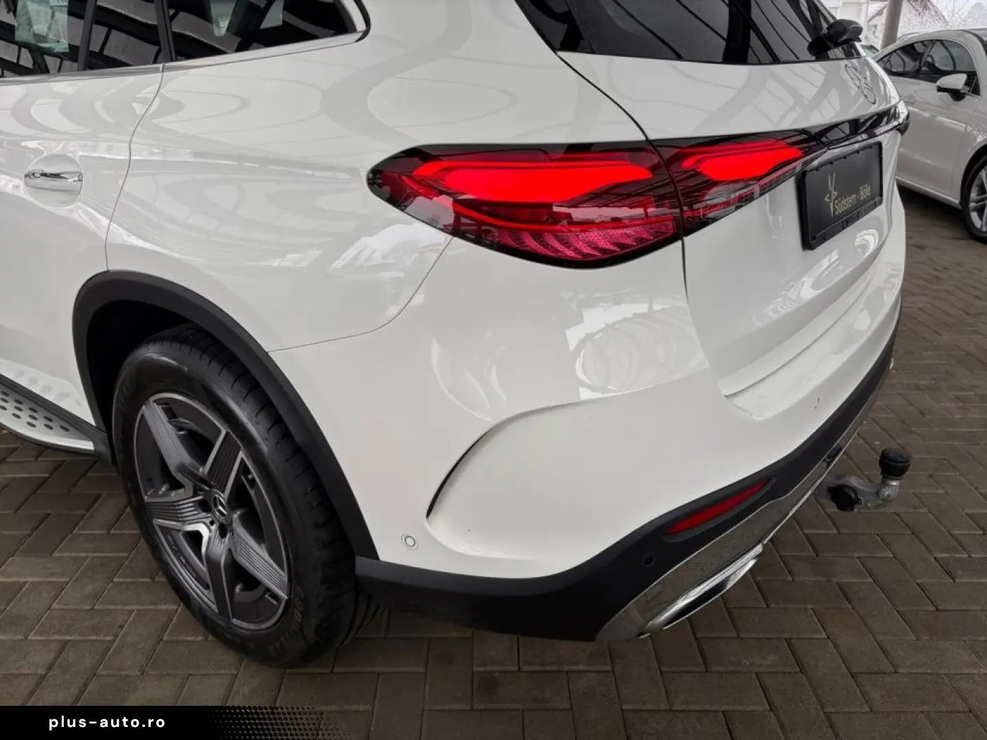 MERCEDES-BENZ GLC 300 d 4M AMG-PREMIUM PANO AHK MEMORY 360