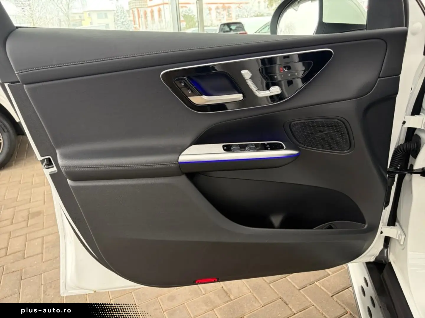 MERCEDES-BENZ GLC 300 d 4M AMG-PREMIUM PANO AHK MEMORY 360