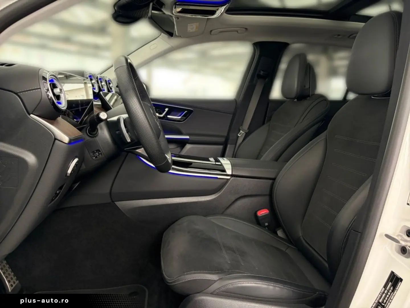 MERCEDES-BENZ GLC 300 d 4M AMG-PREMIUM PANO AHK MEMORY 360