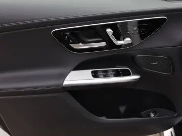 MERCEDES-BENZ GLC 300 d 4M AMG Distronic 360  DI-LED…