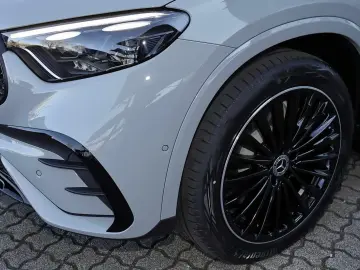 MERCEDES-BENZ GLC 300 4M AMG DIG-LED Pano AHK Standh…