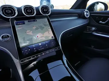 MERCEDES-BENZ GLC 300 4M AMG DIG-LED Pano AHK Standh…