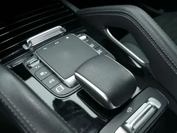 MERCEDES-BENZ GLE 450 4M AMG NIGHT PANO AHK GUARD360…