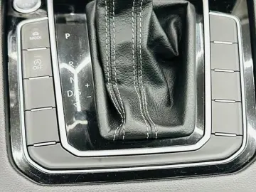 VOLKSWAGEN ARTEON 2018 2.0D E6 R-Line Garantie 12 Luni Rate